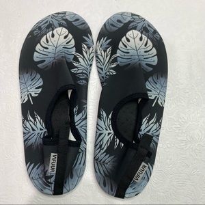VIFUUR Water Sports Shoes Barefoot Quick-Dry Aqua Yoga Socks, Black, Size 42/43